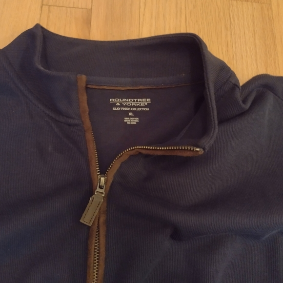 Pullover - Picture 2 of 2